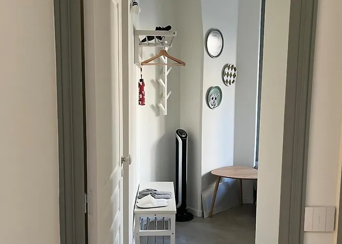 Charming Pere Lachaise Apartment